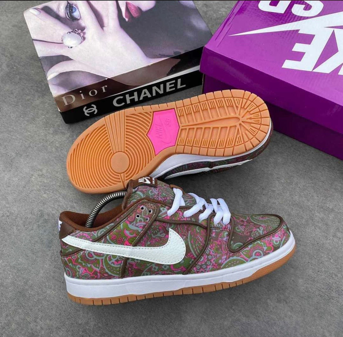 Nike_SB_Dunk_Low_Paisley_Pattern_Edition_Multicolor_White-Gum